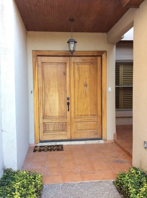 2110 Bermuda Dr - Photo 3 of 10