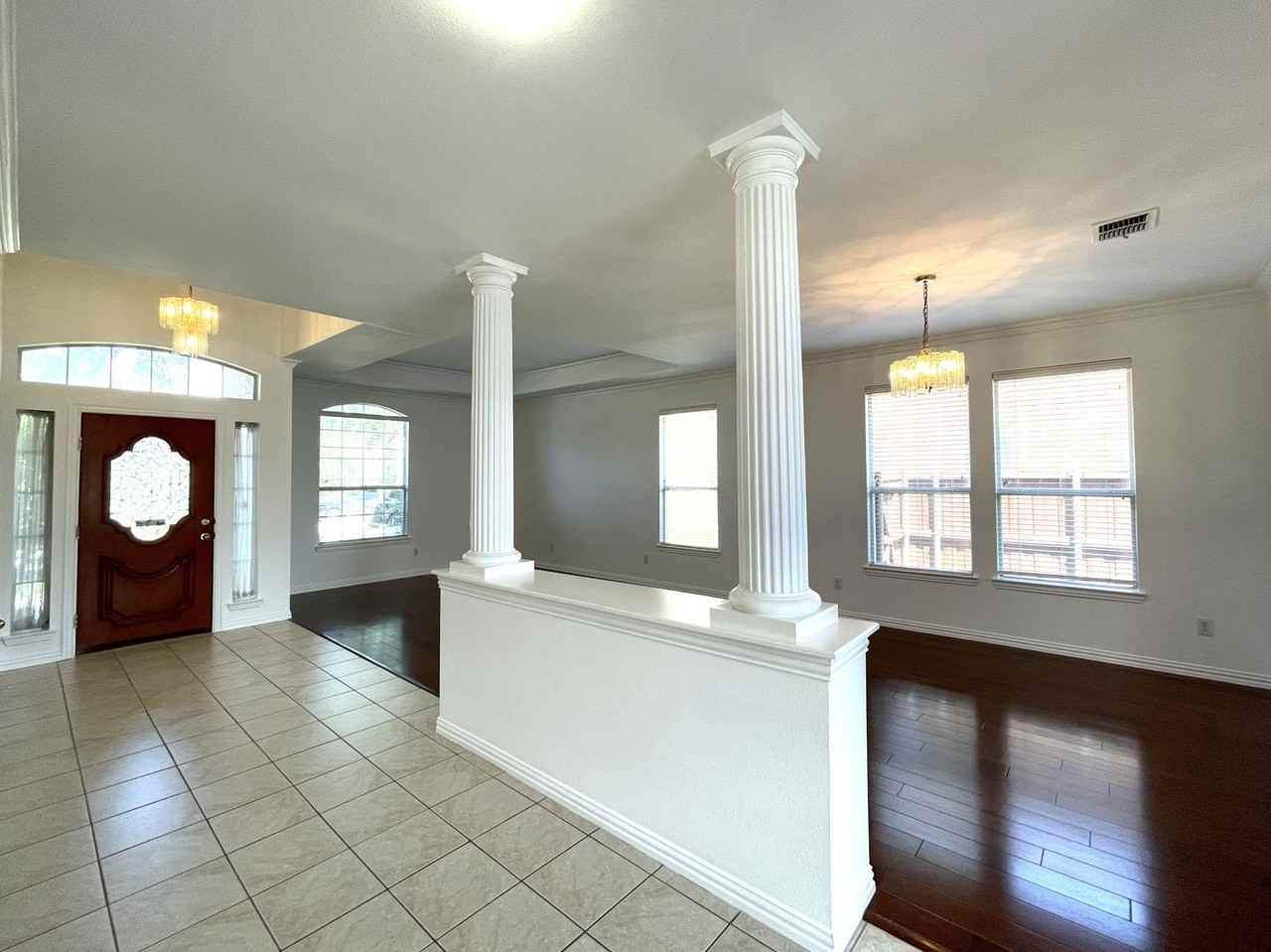 4400 Avebury Dr - Photo 5 of 21
