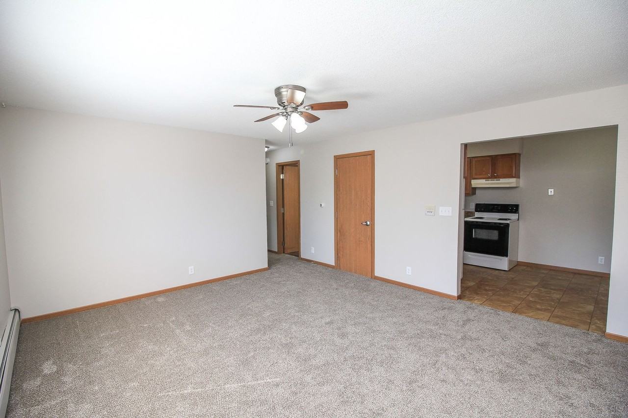 604 W Rice St - Photo 5 of 11