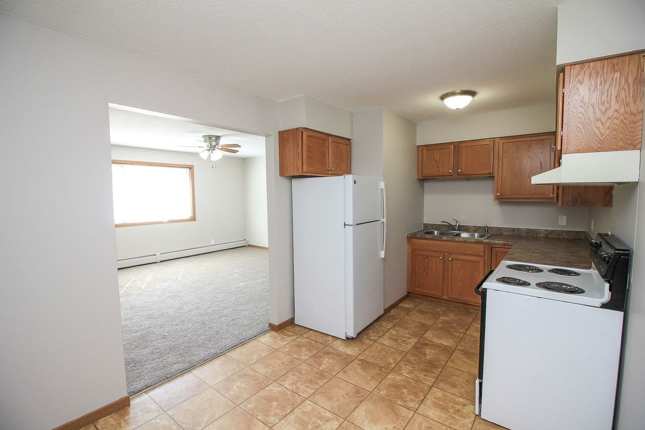 604 W Rice St - Photo 7 of 11