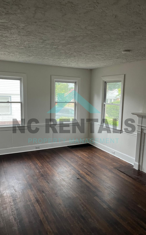 2907 Ne Bon Air Ave - Photo 3 of 38