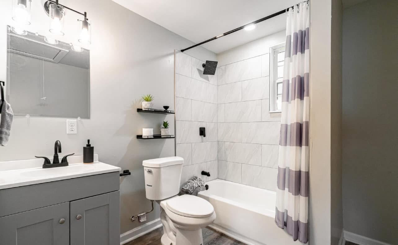 2008 Standard Ave - Photo 6 of 7