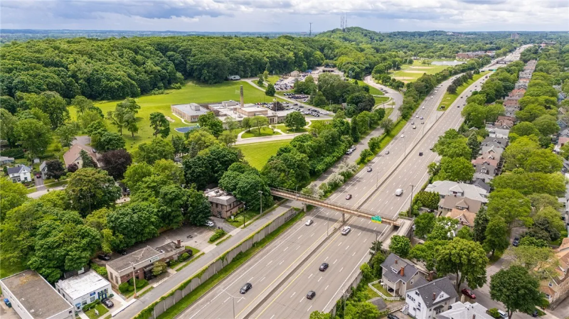 241 Norris Dr - Photo 4 of 19