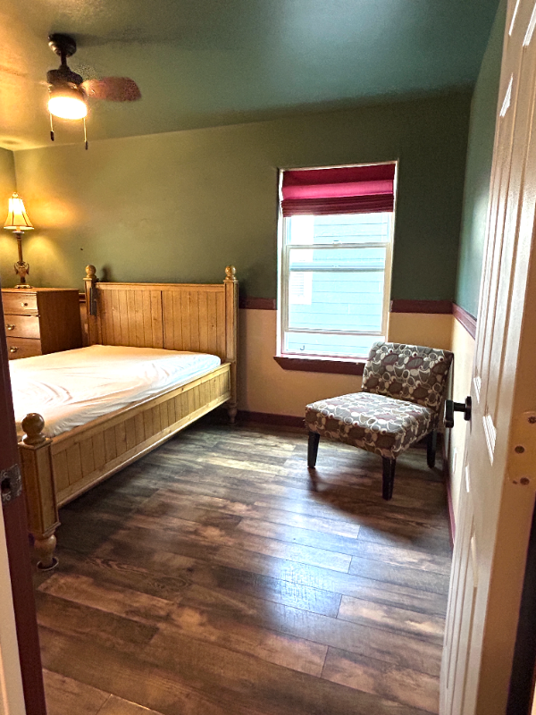 112 W Dooley Ln - Photo 3 of 15