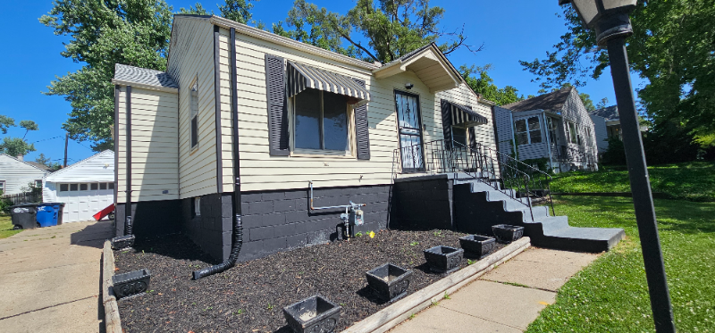 7031 N 33rd St - Photo 2 of 11