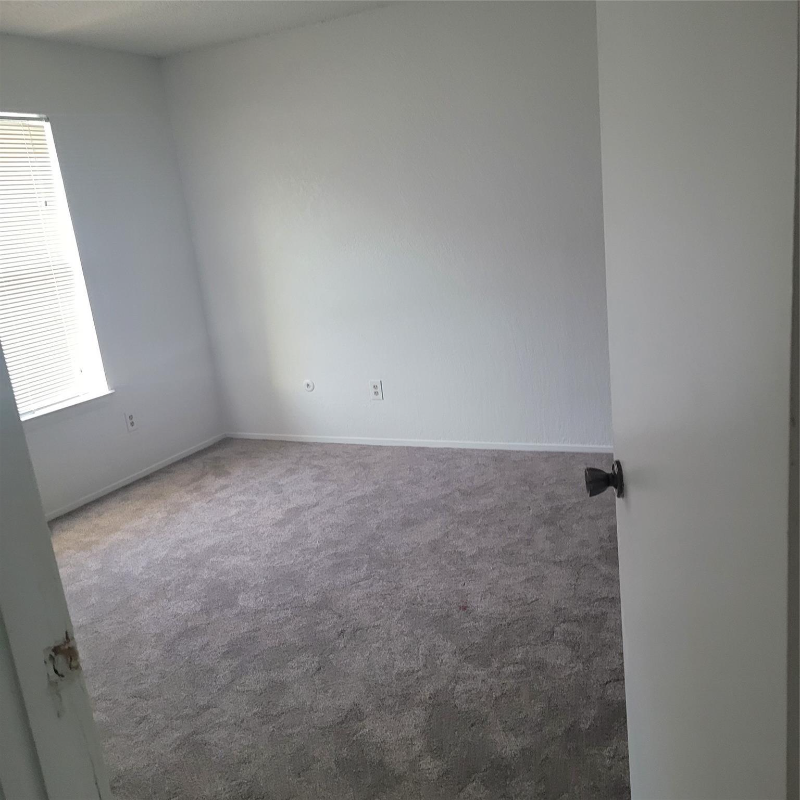 2/2 Townhome #D - Photo 3 of 7