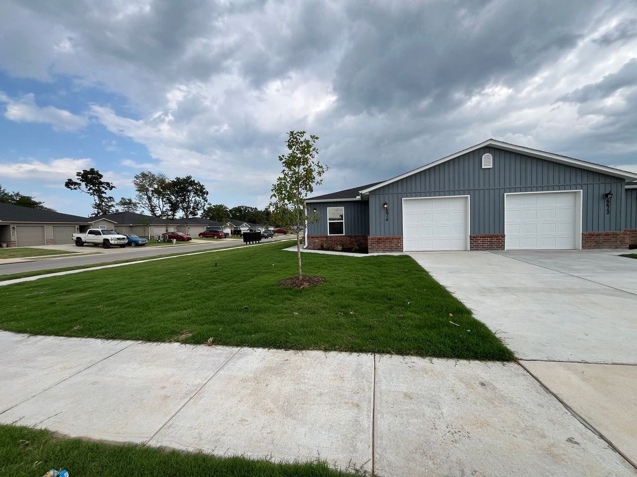 6614 Nw Brickhaven St - Photo 3 of 20