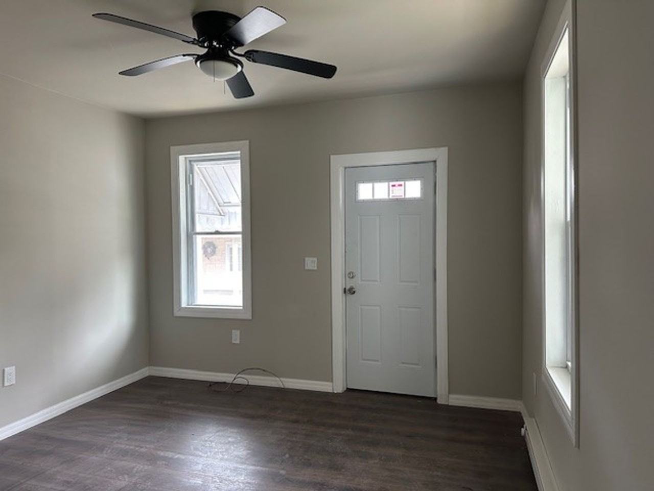 564 Race Street - Photo 3 of 12