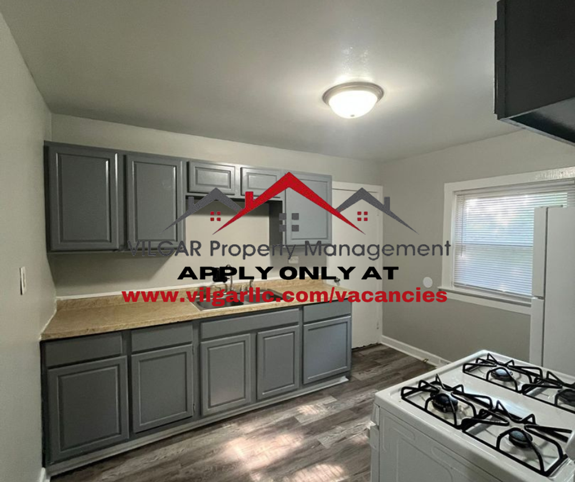 6065 E 6th Pl - Photo 3 of 22