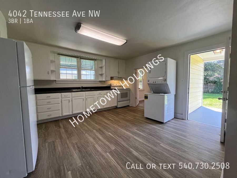 4042 Tennessee Avenue Northwest - Photo 6 of 17