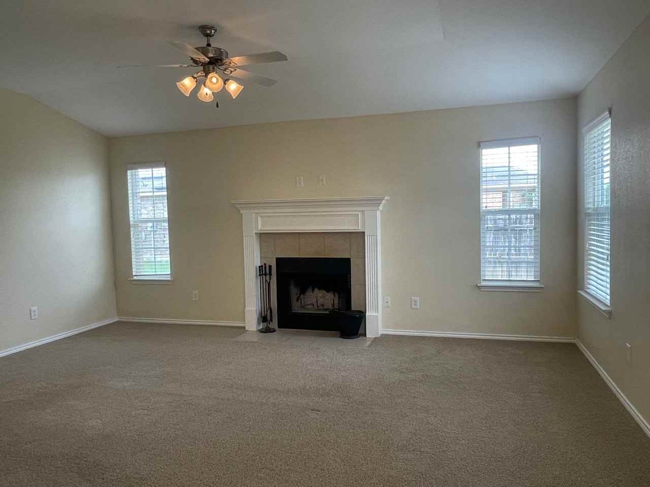 1123 Evergreen Farm Dr - Photo 3 of 22