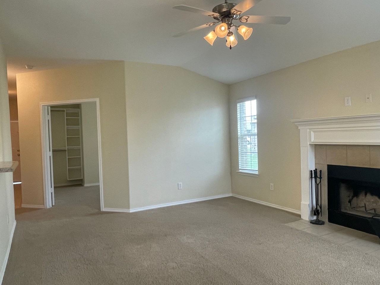 1123 Evergreen Farm Dr - Photo 4 of 22