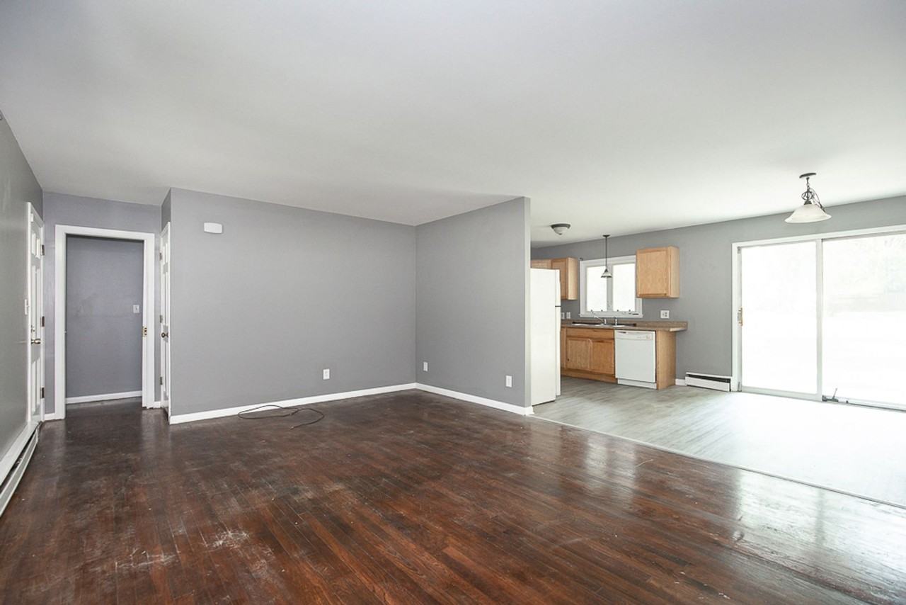 1238 Spruce Tree Ln - Photo 3 of 25