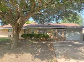 featured image of 1904 Pleasant Ln