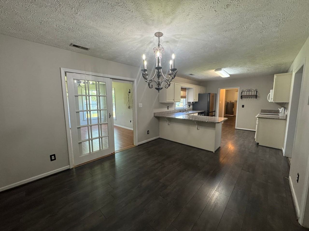 5870 Mcdonald Rd - Photo 4 of 41