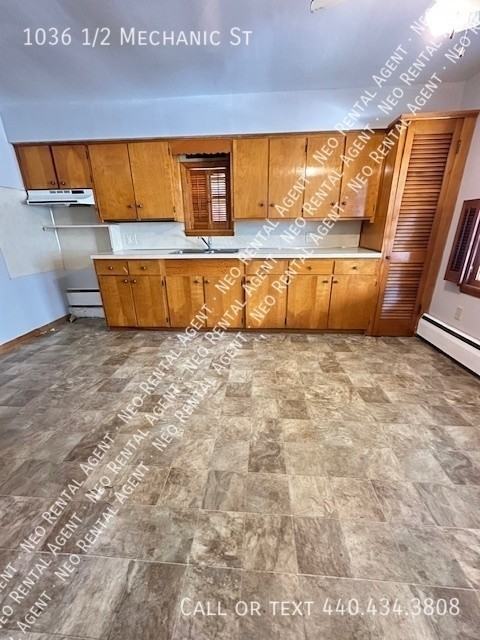 1036 1/2 Mechanic St - Photo 2 of 5