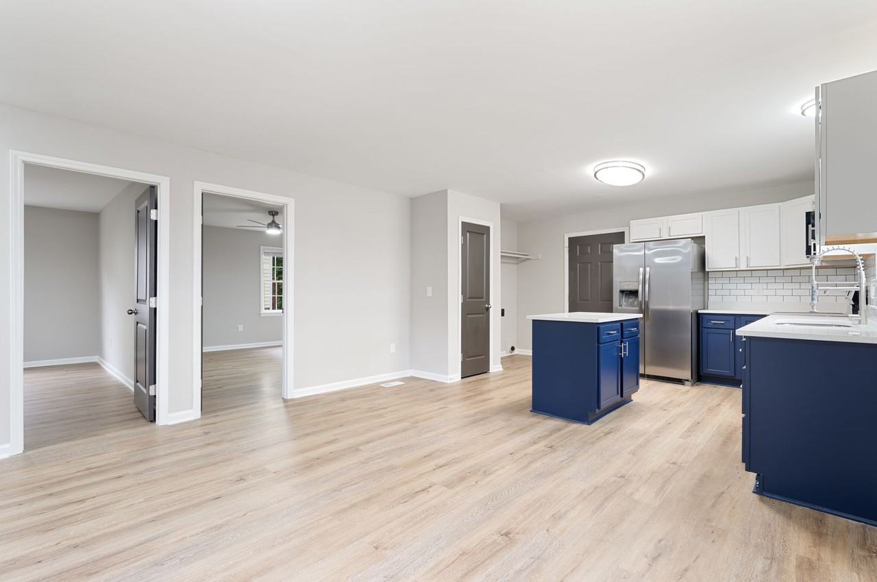 1236 Berkeley St - Photo 4 of 17