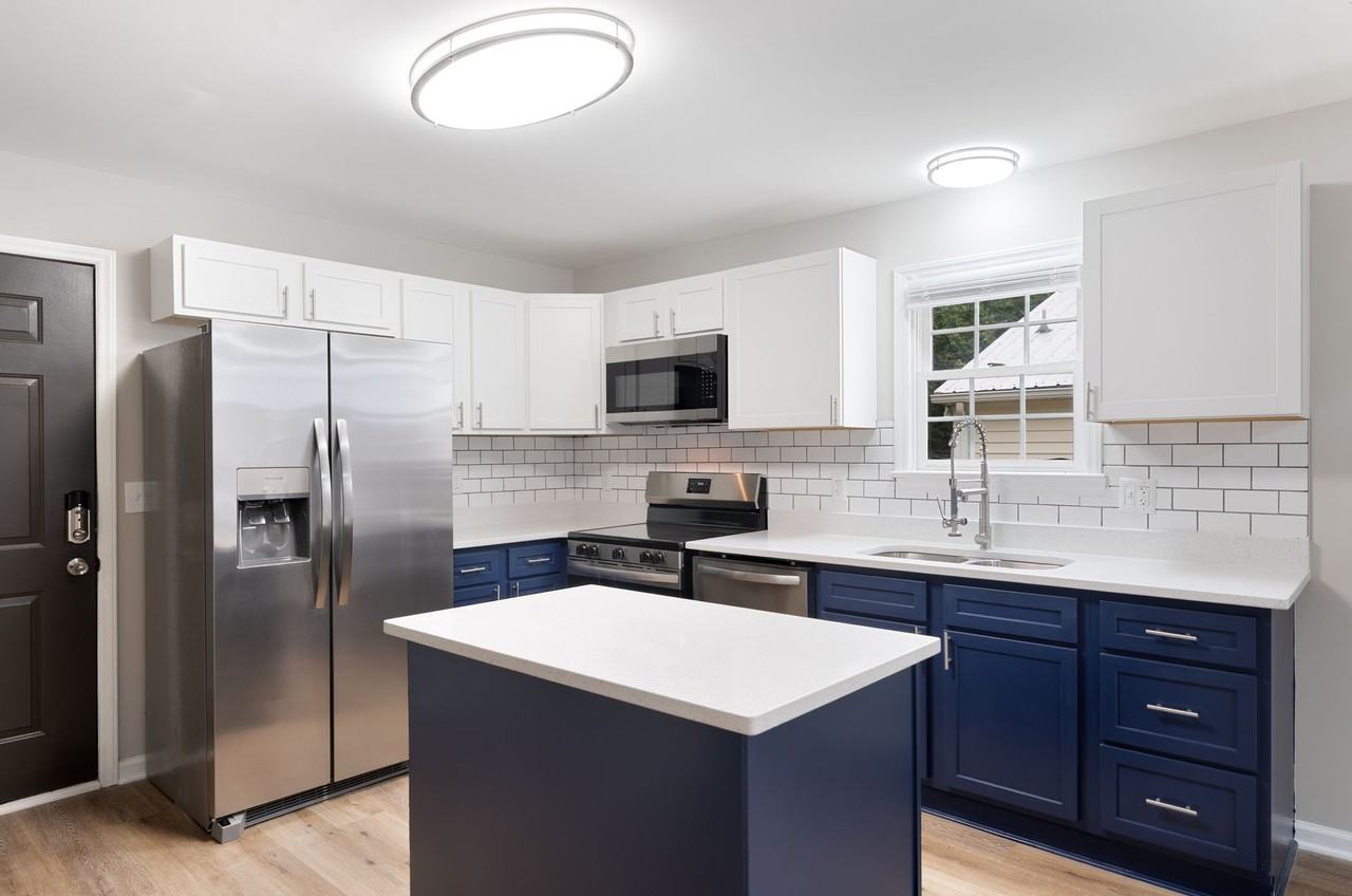 1236 Berkeley St - Photo 5 of 17