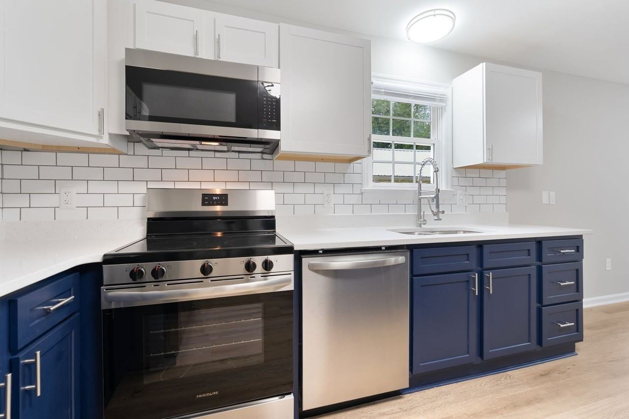 1236 Berkeley St - Photo 6 of 17