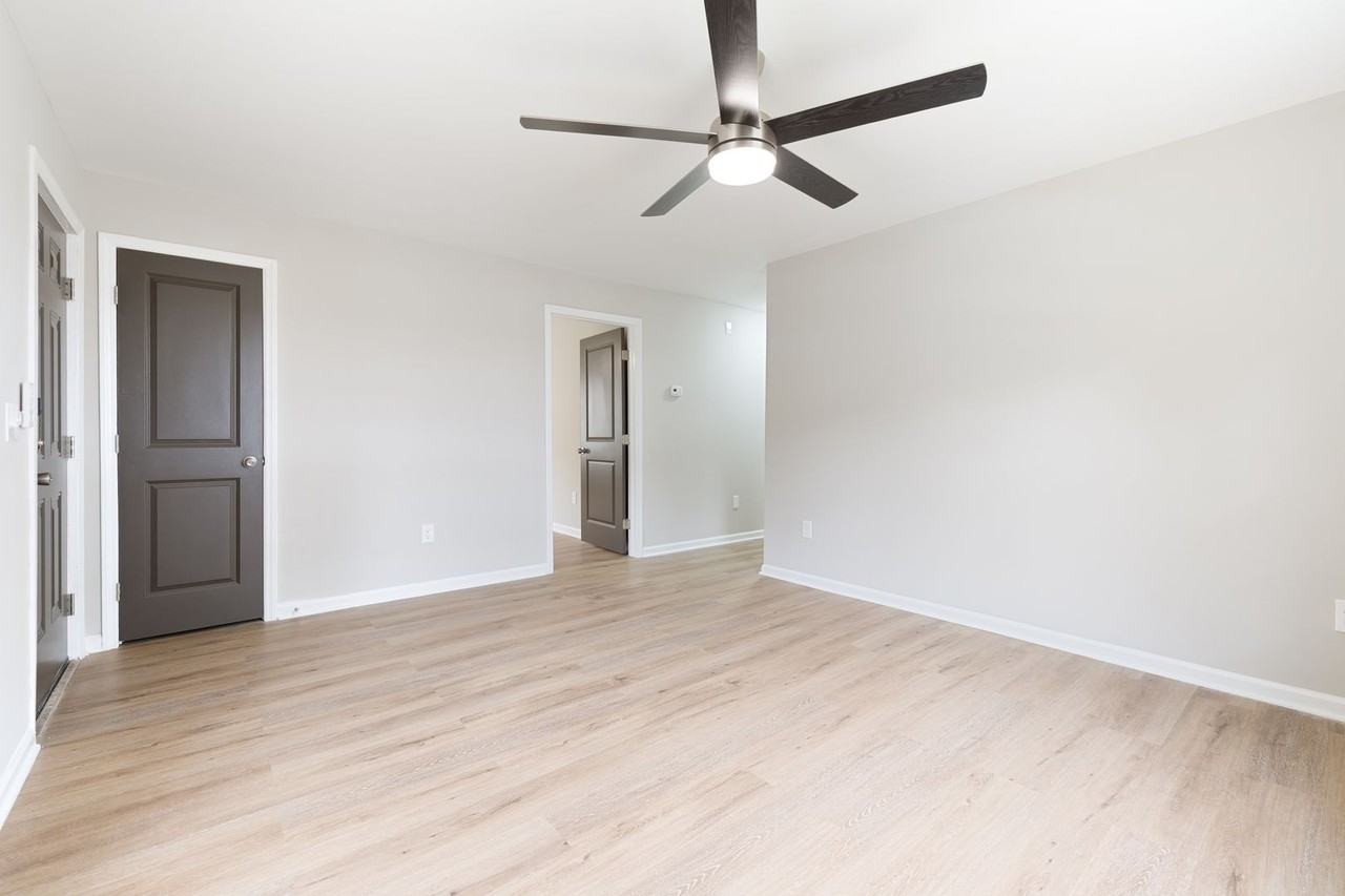 1236 Berkeley St - Photo 7 of 17