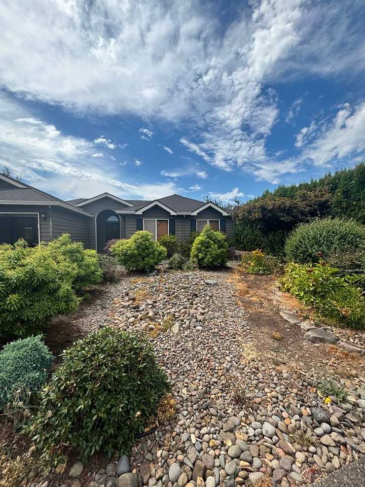 18701 Lassen Ct - Photo 3 of 14