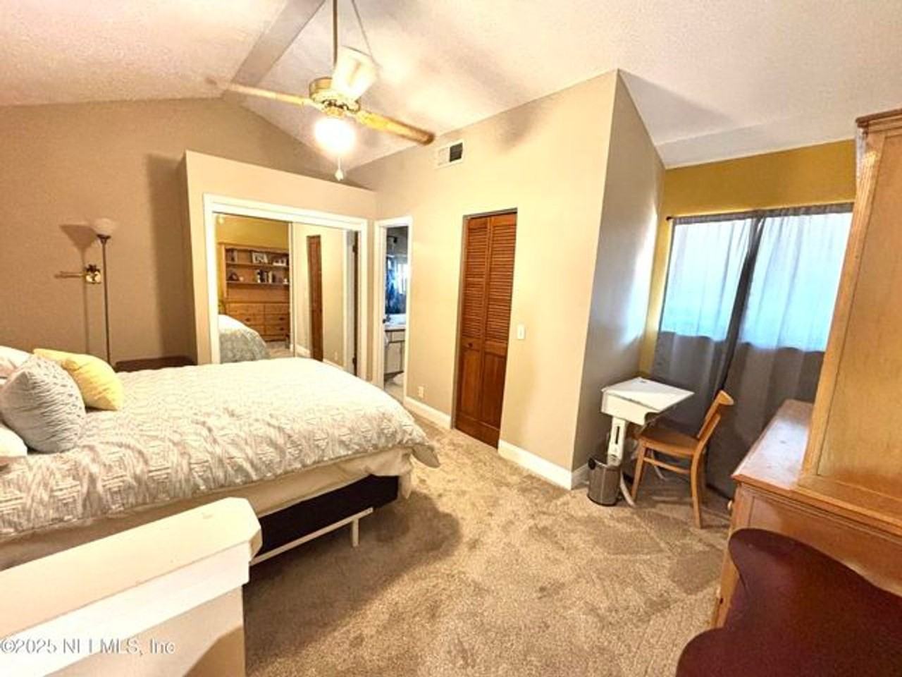 1255 Ponce Island Dr - Photo 4 of 26