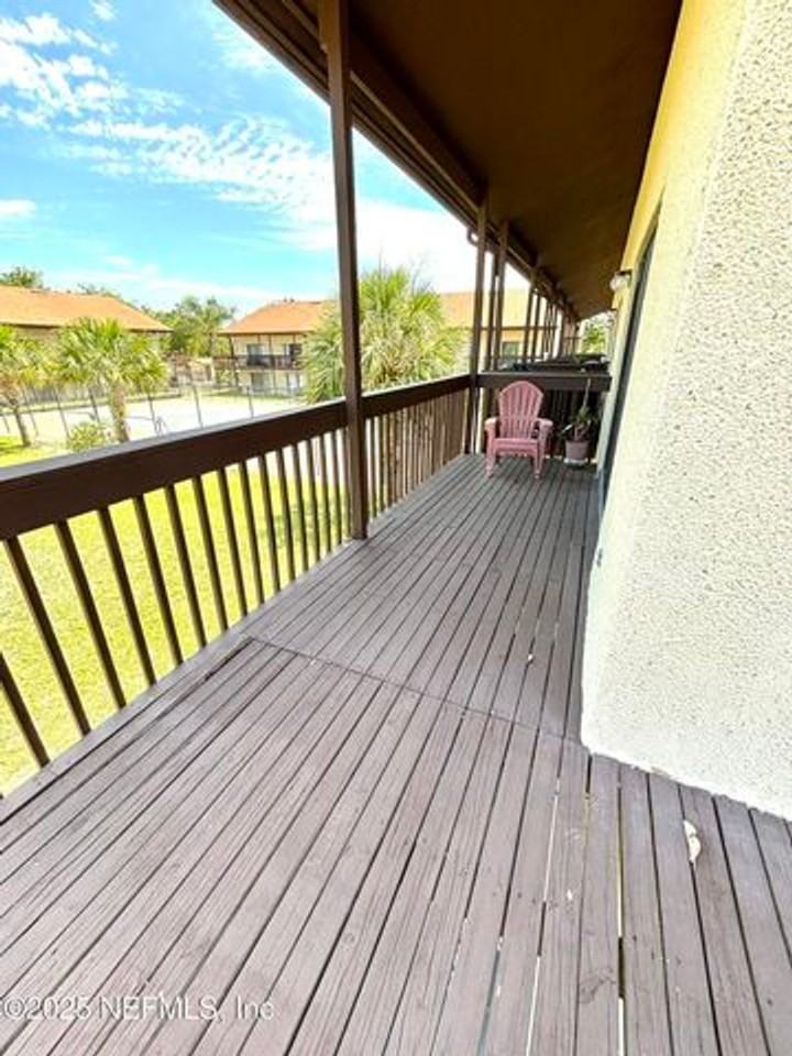 1255 Ponce Island Dr - Photo 6 of 26