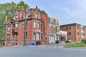 featured image of 1000 N 6th St