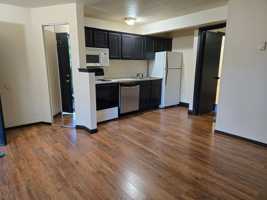 featured image of 911 Sw Broadway Dr