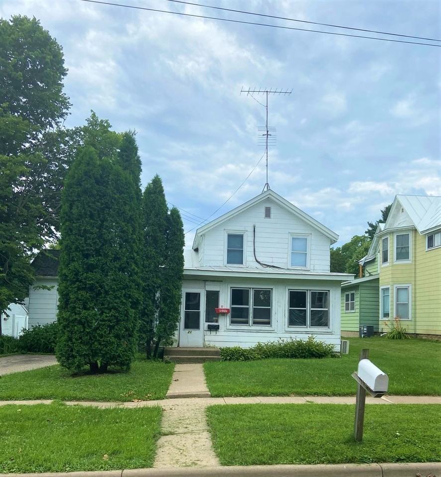 212 Youlon St N - Photo 2 of 15