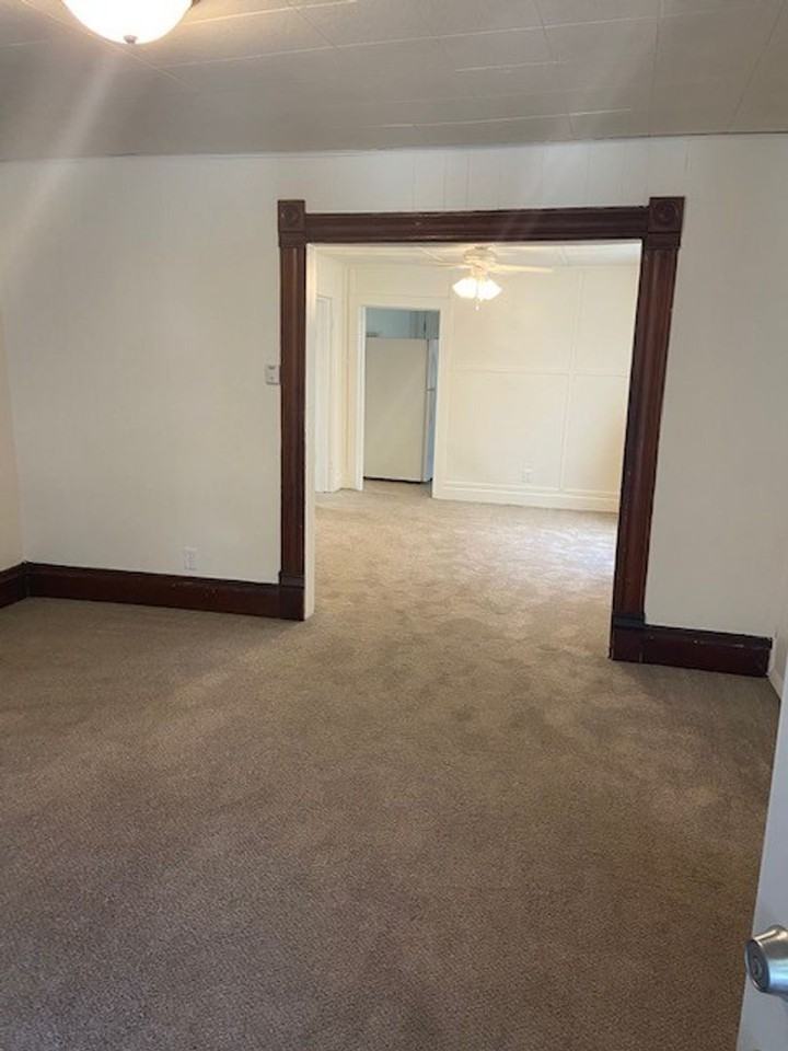 212 Youlon St N - Photo 3 of 15