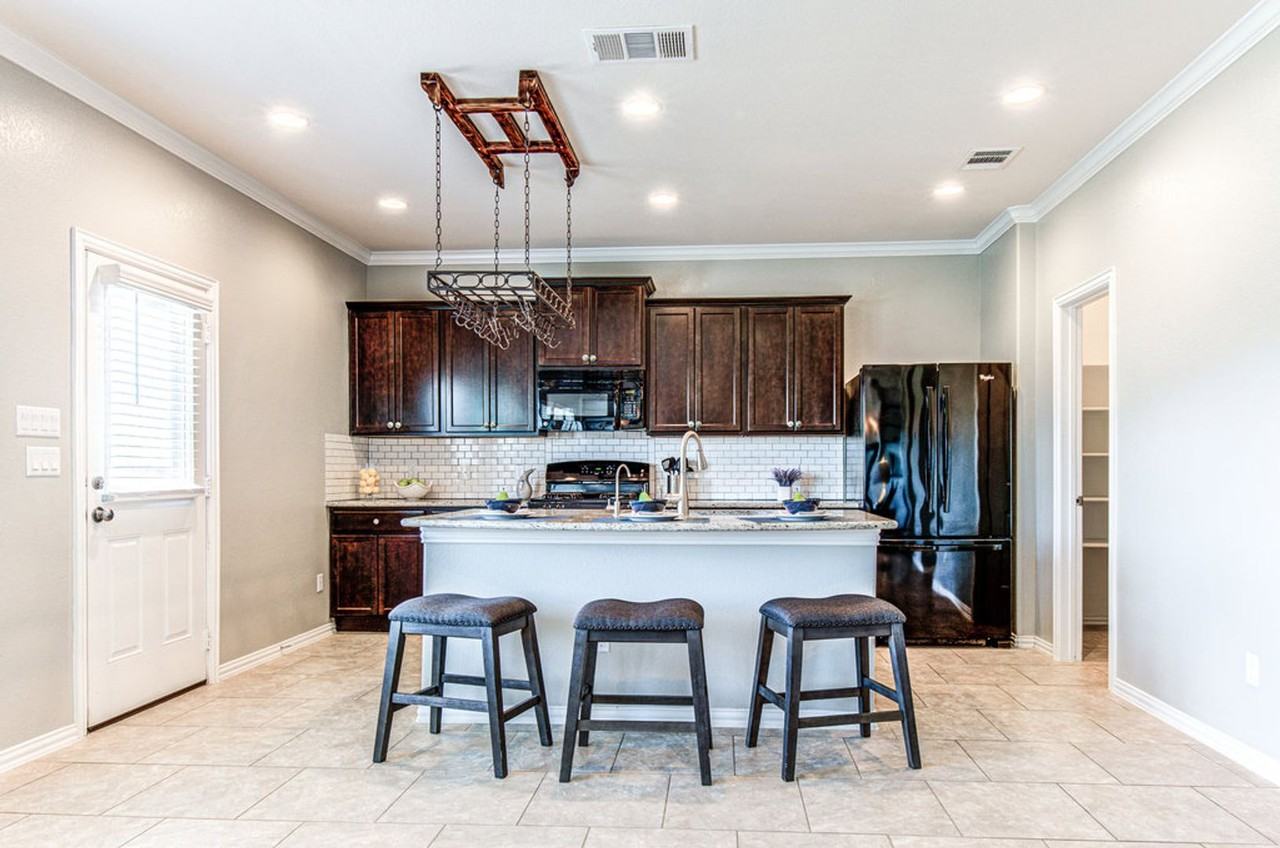 508 Nogales Ln - Photo 7 of 42