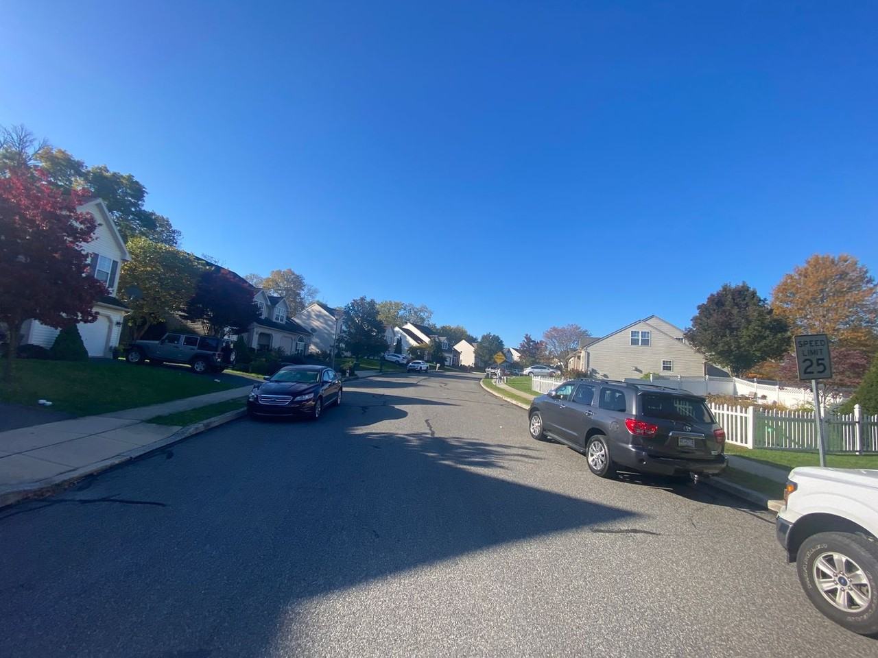 68 Michigan Dr - Photo 2 of 31