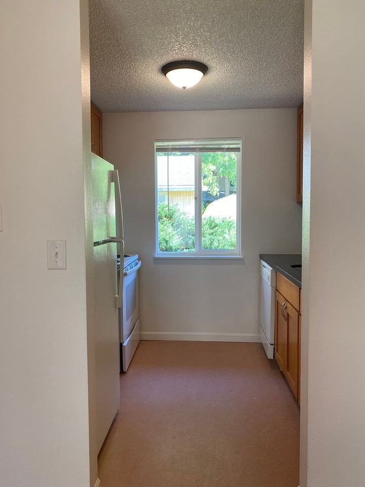 Heather Court 8 plex - Photo 3 of 19