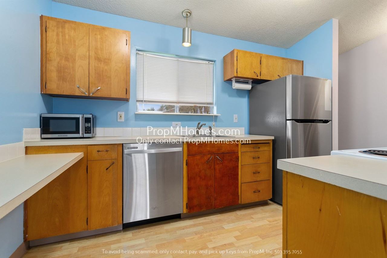 10090 Sw Beaverton Hillsdale Hwy #10 - Photo 6 of 17