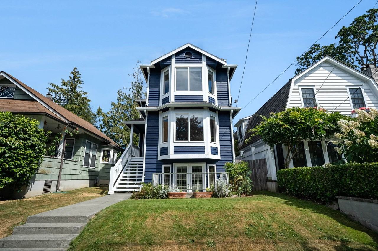 2006 42nd Ave E - Photo 2 of 27