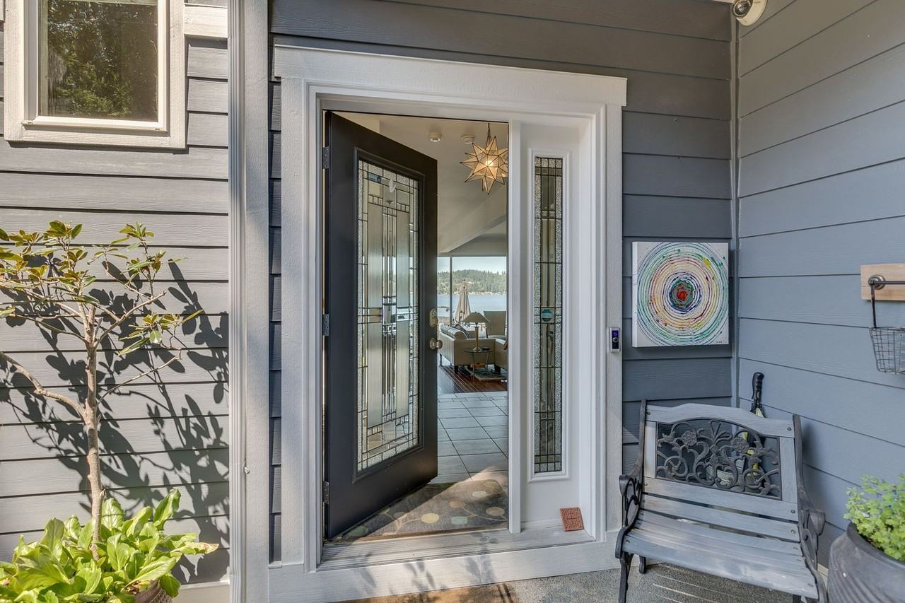 1429 E Lake Sammamish Shore Ln Se - Photo 2 of 42