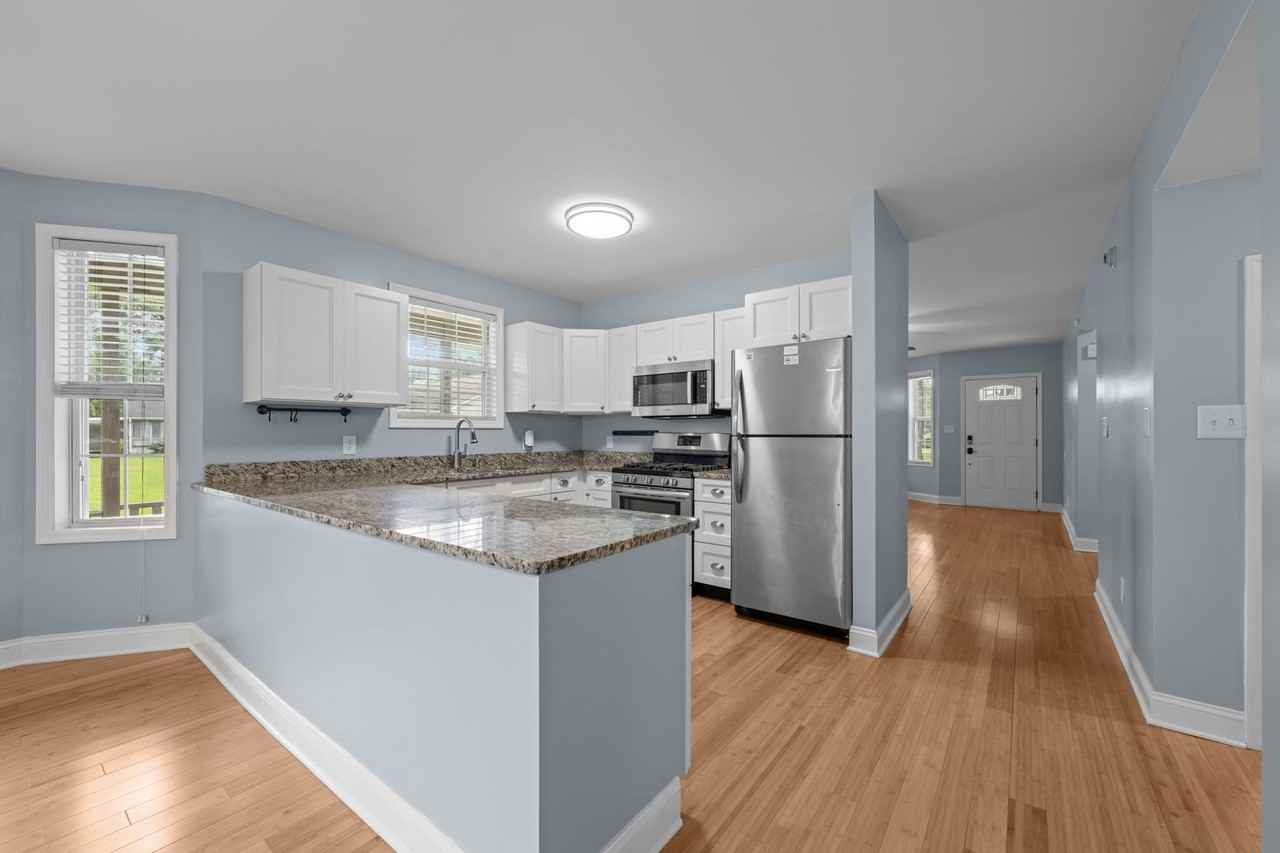 309 Madam Moores Ln - Photo 5 of 23