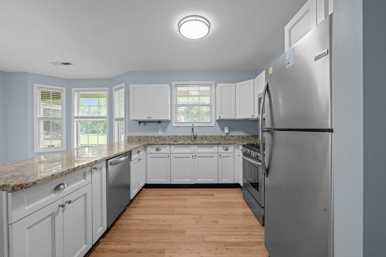 309 Madam Moores Ln - Photo 6 of 23