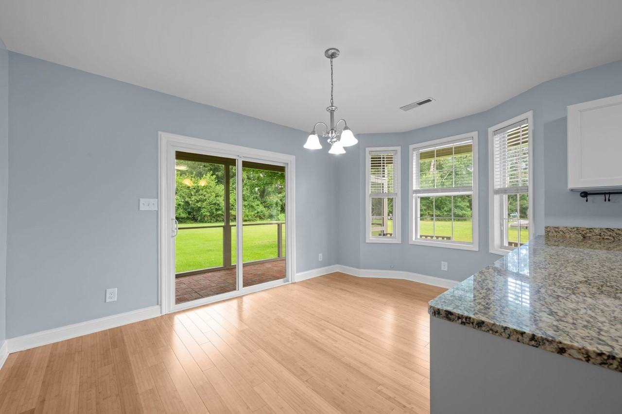 309 Madam Moores Ln - Photo 7 of 23