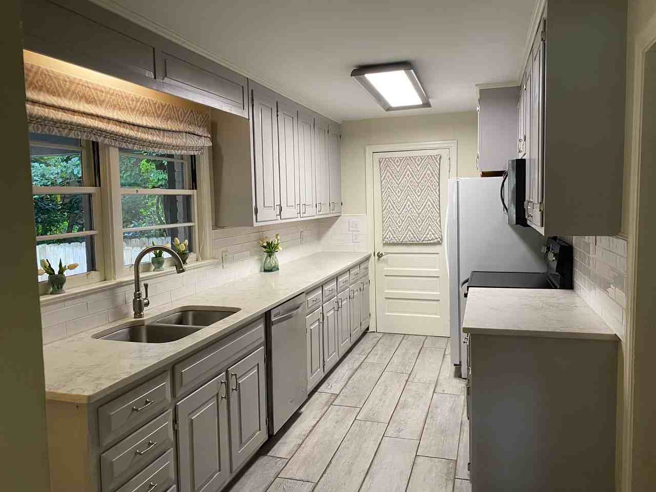 4626 Crowson Rd - Photo 5 of 24