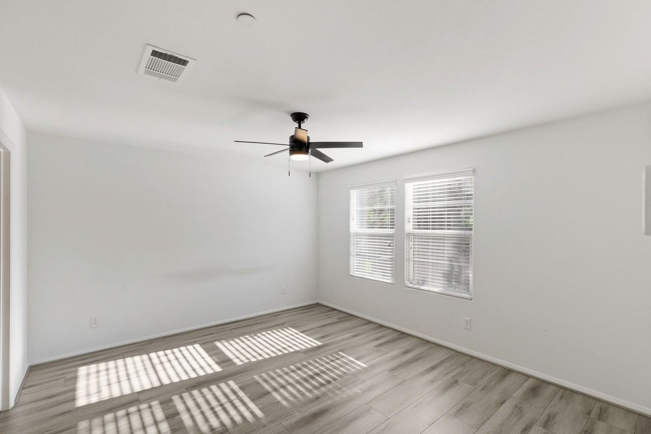 6227 Runestone St - Photo 5 of 27
