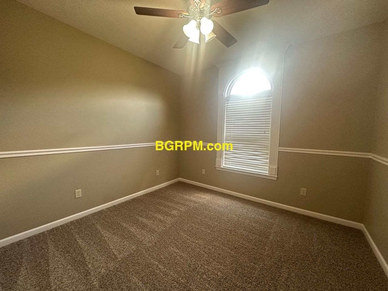 90 Lorene Street - Photo 3 of 13
