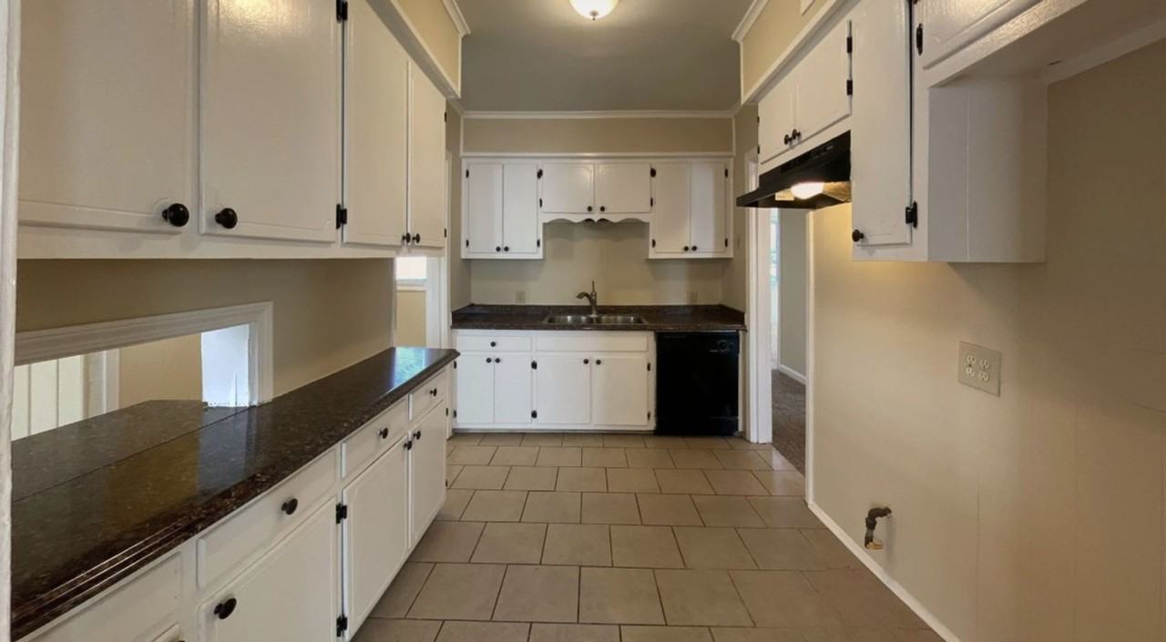 3240 North Waynoka Circle - Photo 3 of 11