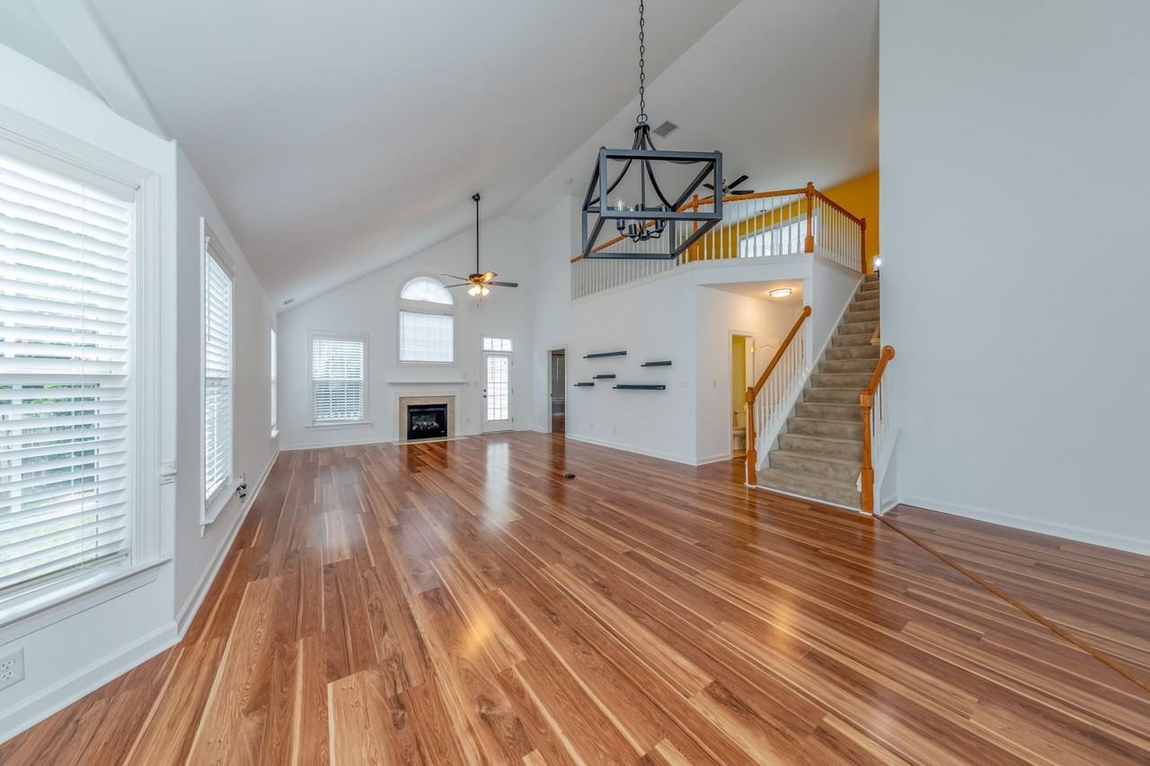 5292 Queen Bishop Ln - Photo 3 of 17