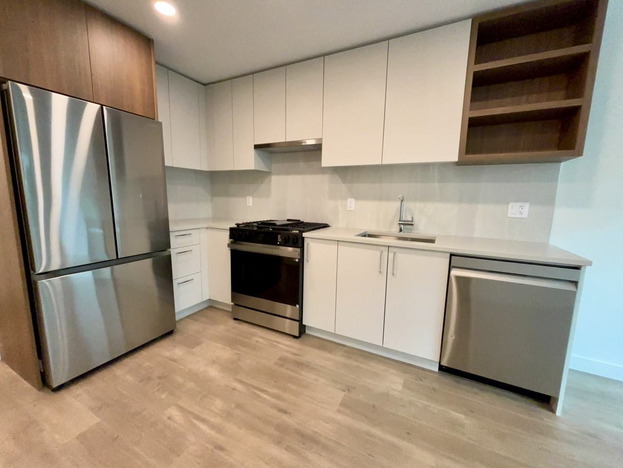 723 Grover Avenue ##### - Photo 4 of 21