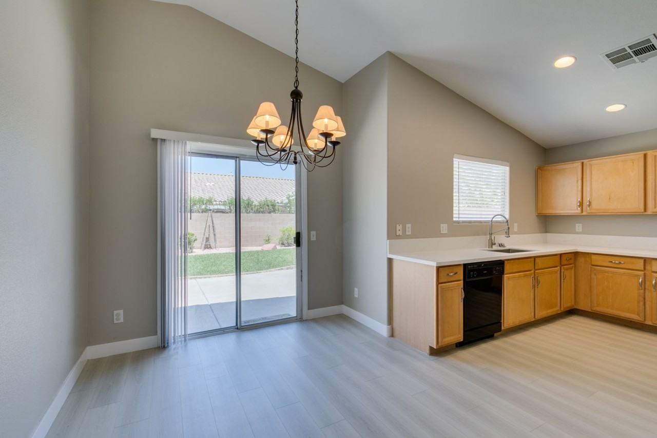 10342 Spider Rock Ave - Photo 2 of 41