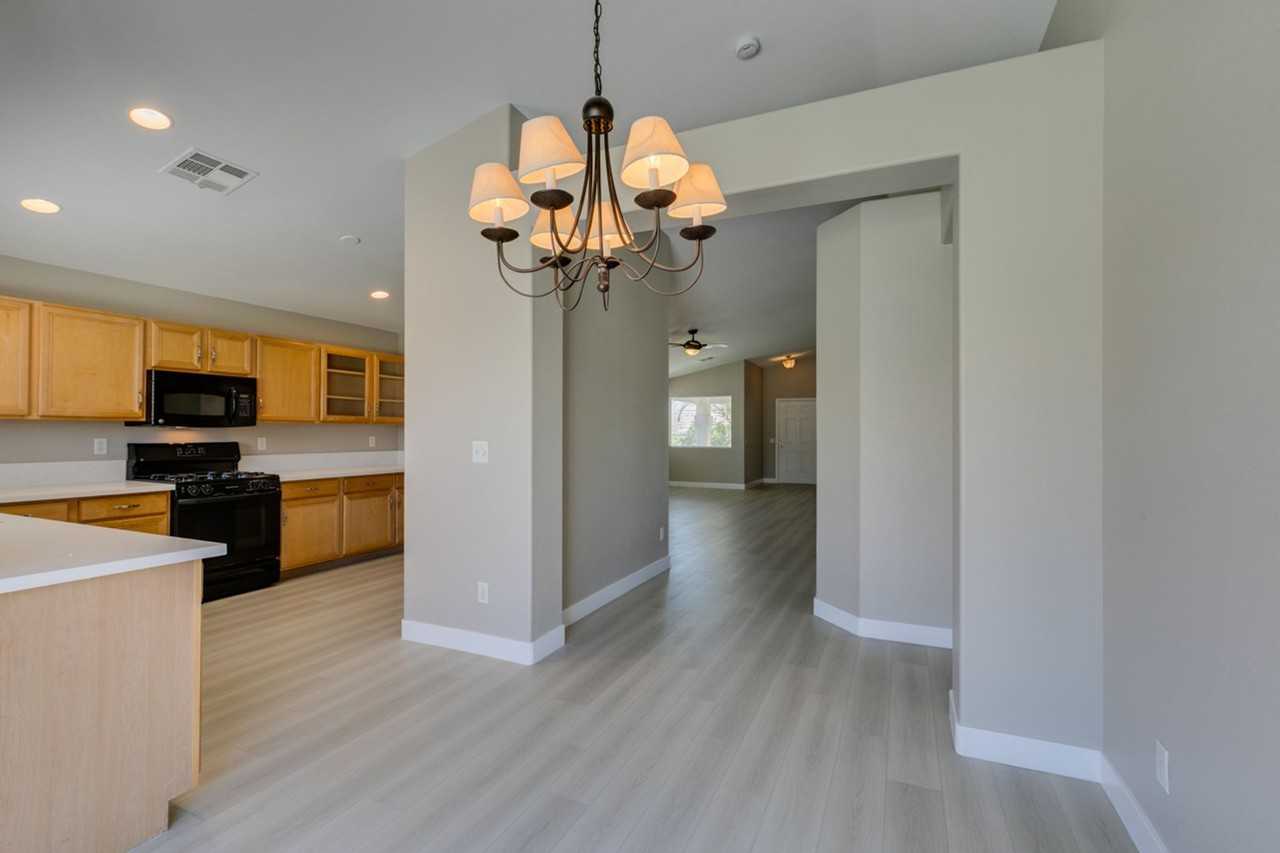 10342 Spider Rock Ave - Photo 5 of 41