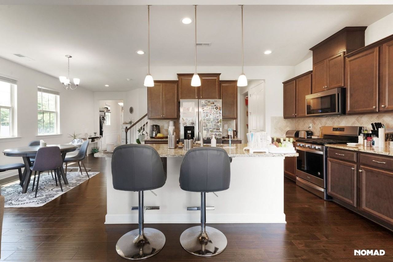 5620 Garrow Glen Rd - Photo 3 of 32