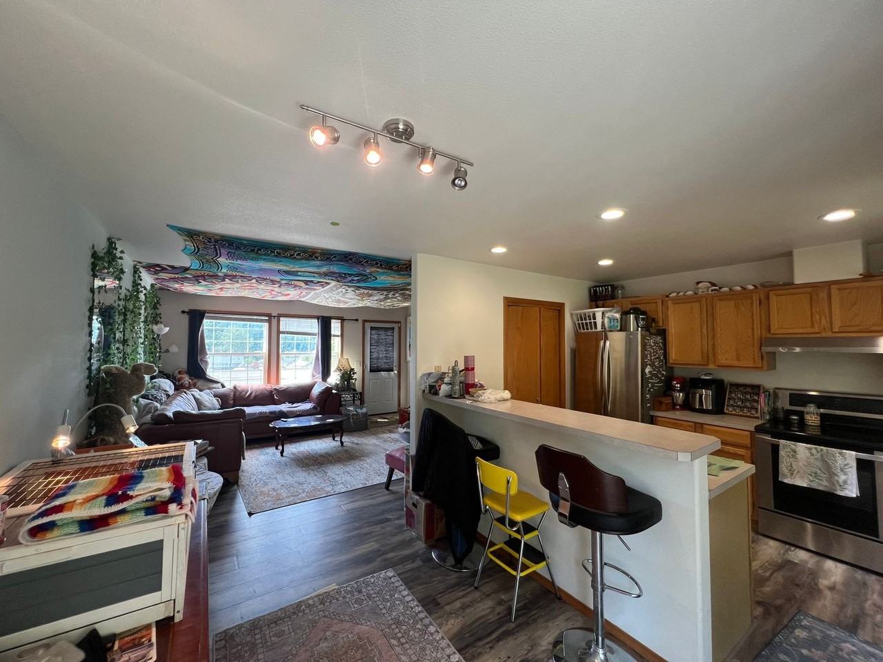 143 44th St - Photo 3 of 26